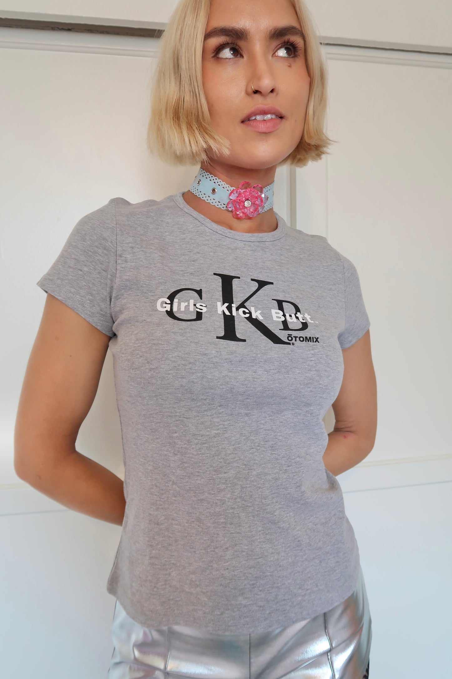 VINTAGE GIRLS KICK BUTT TEE